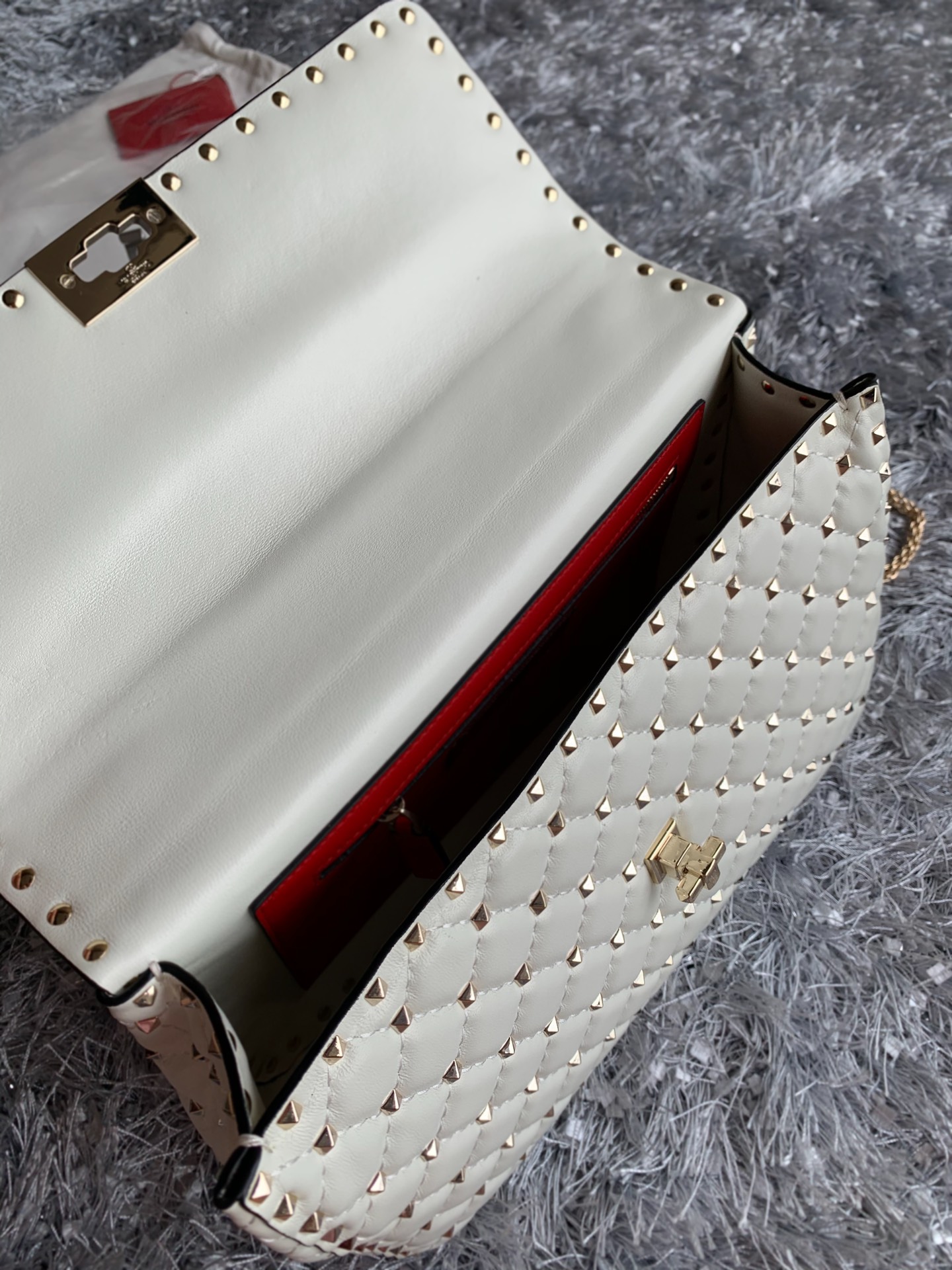 Valentino Garavani Rockstud Spike Big Chain Bag in Ivory Supple Lambskin Nappa